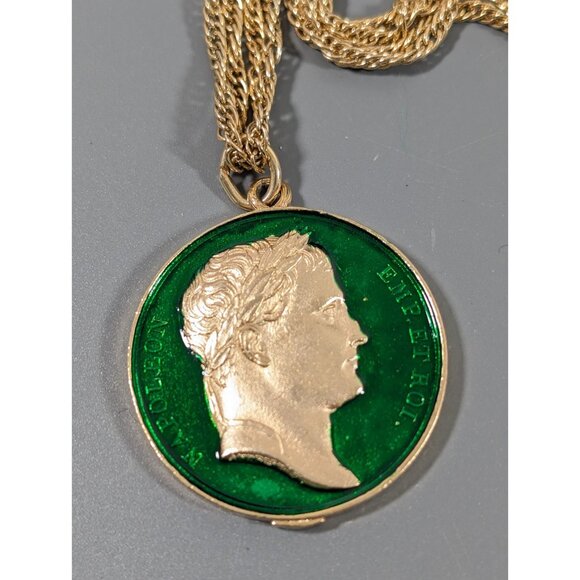 Trifari Jewelry - VTG Trifari Emperor Napoleon Green Enamel Round Pendant‎ Double Chain Necklace